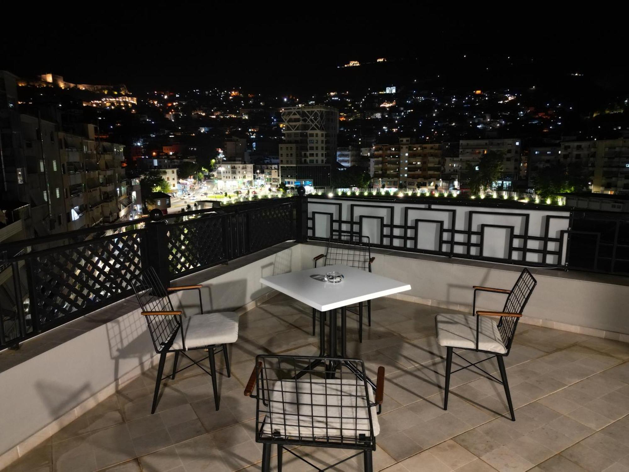 Rs Skendo Apartments Gjirokastër Buitenkant foto